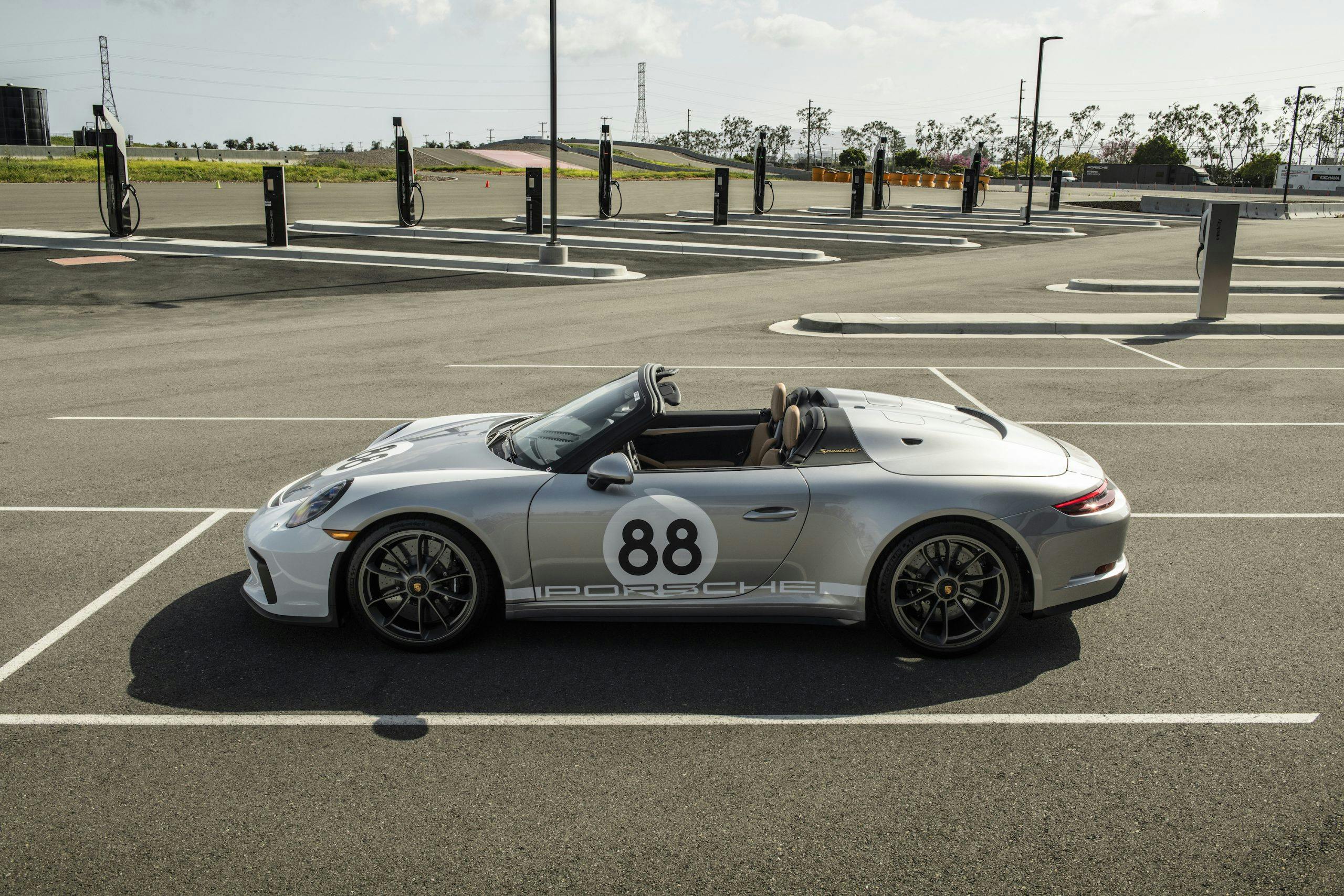 2019 Porsche 911 Speedster Heritage Design Side Profile