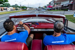 2019 Woodward Dream Cruise In Car On Ave