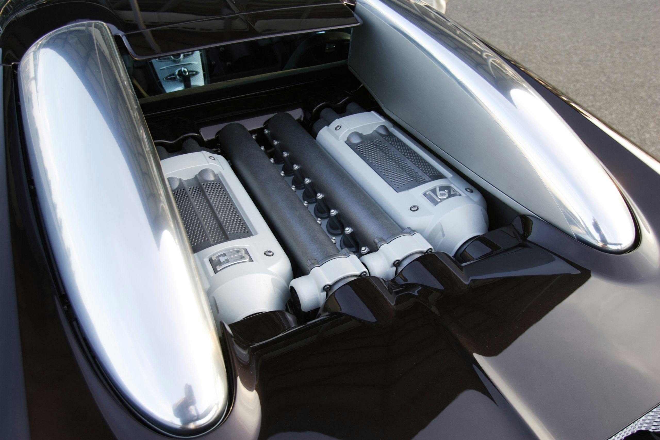 Bugatti Veyron engine