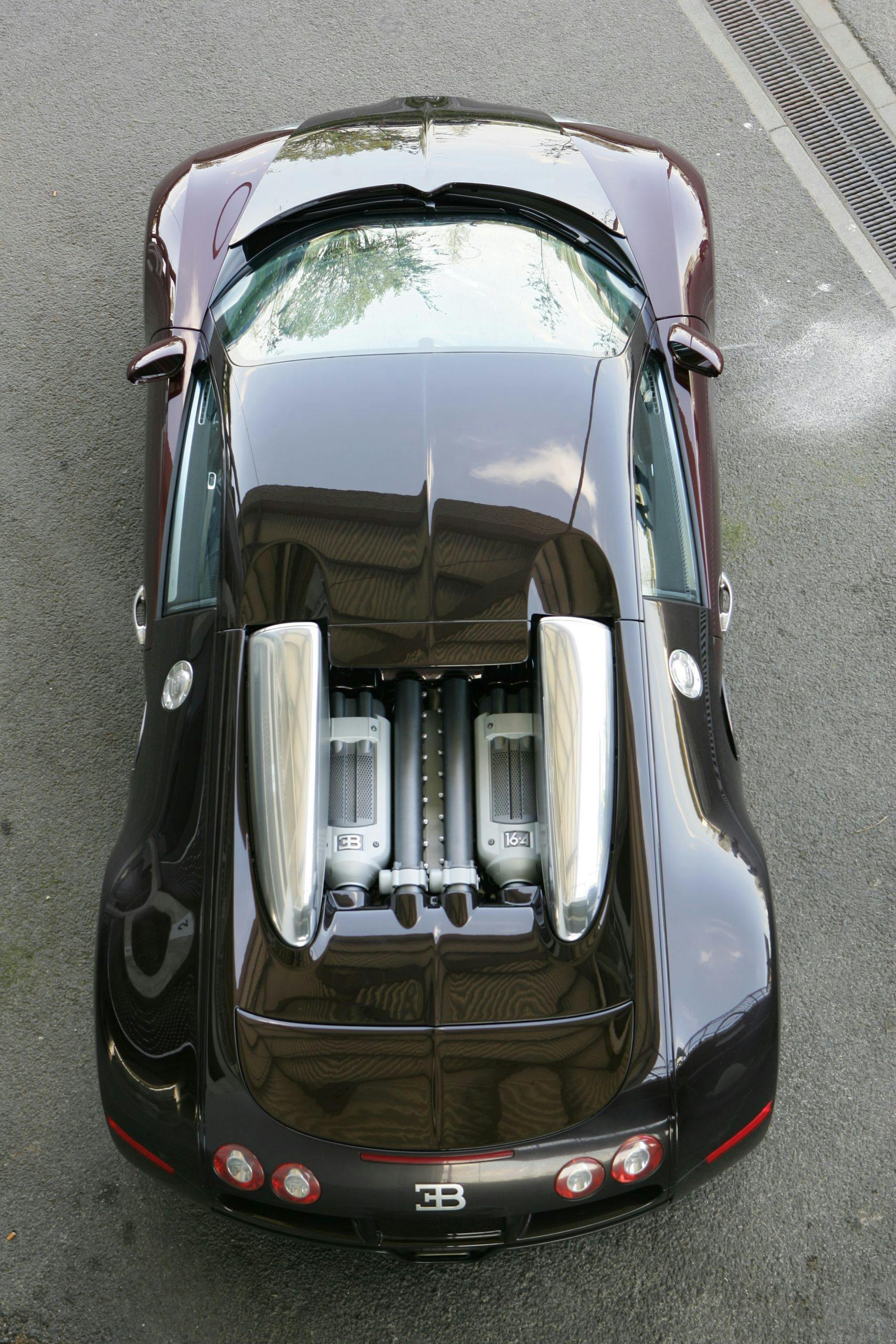Bugatti Veyron overhead