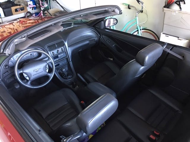 2000 mustang convertible interior