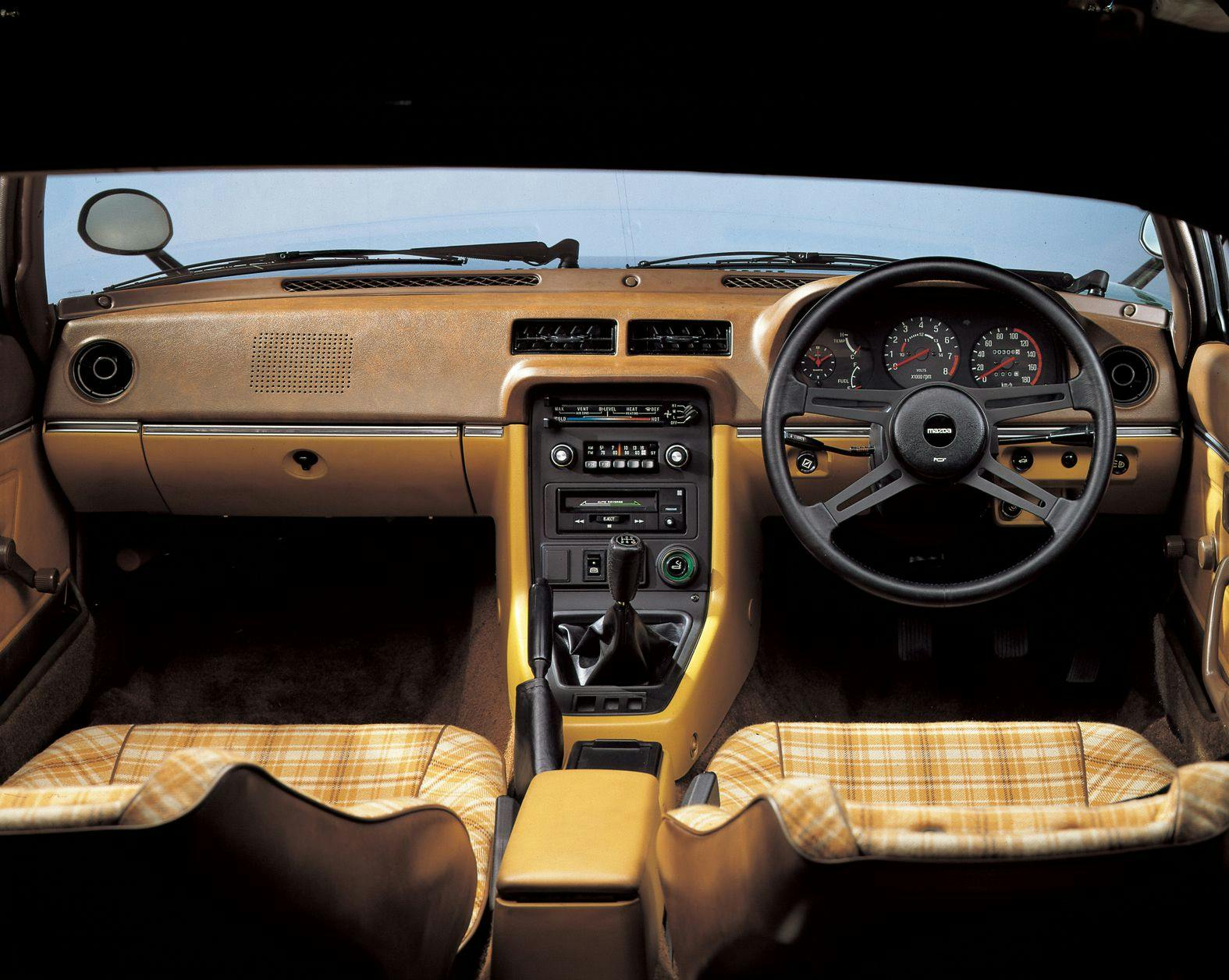 1980 mazda savanna rx-7 interior