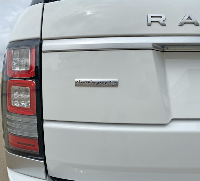 Range Rover Autobiography rear drivers side straight-on taillight