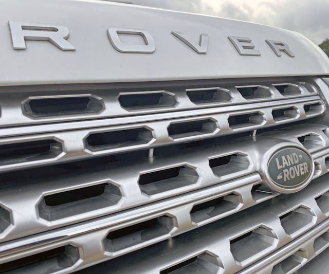Range Rover Autobiography grille close-up passenger side