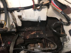 Siegel - 1973 BMW 2002 Engine Compartment Cleanup