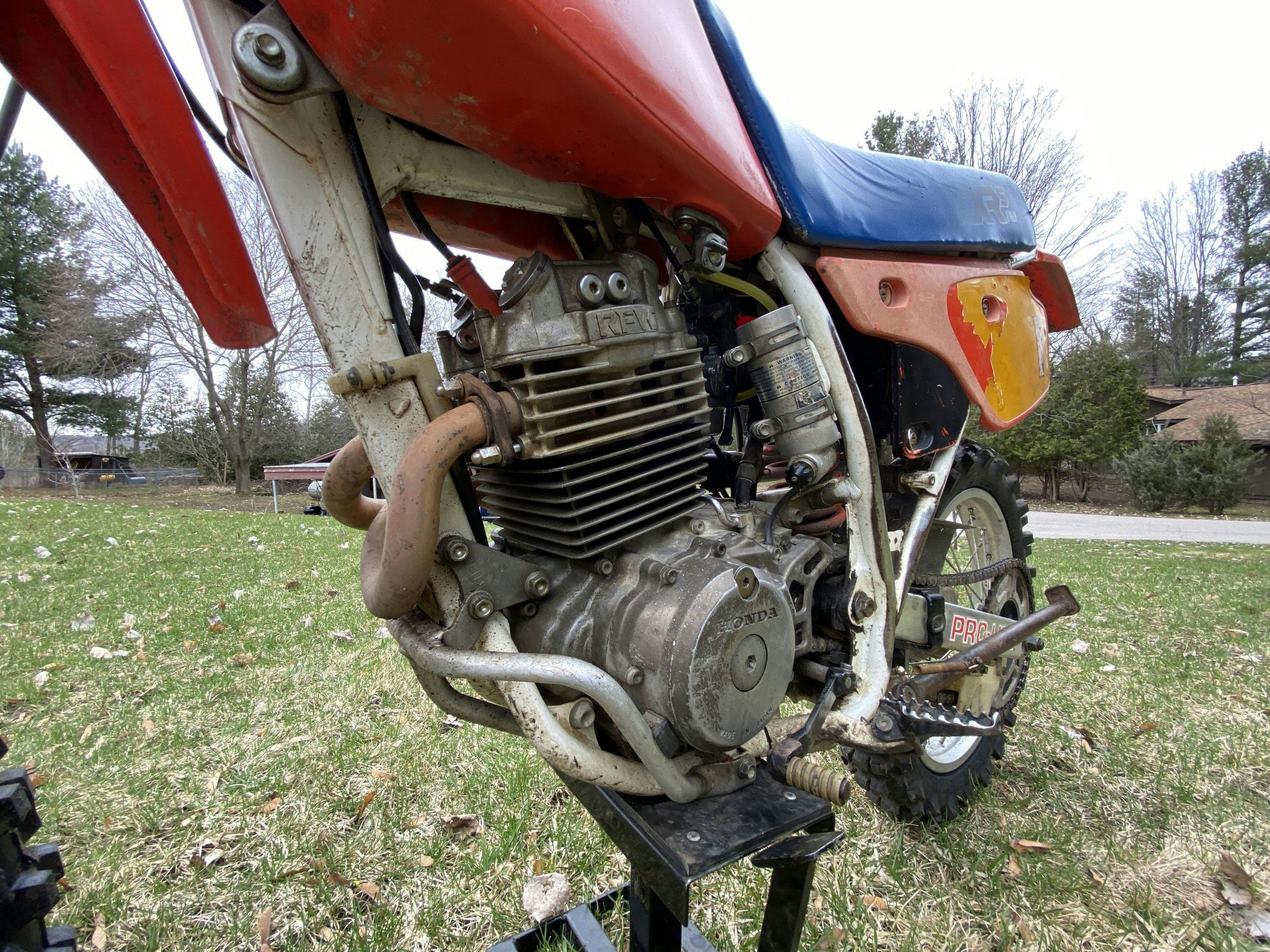 Honda Xr250 side engine