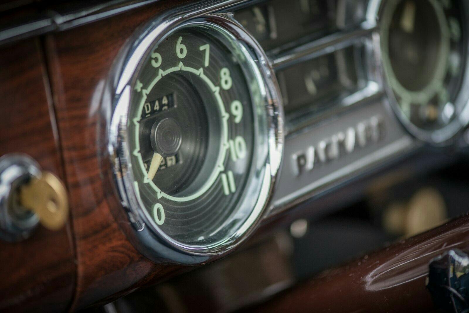 1949 Packard Deluxe Club Sedan - Close-up speedometer
