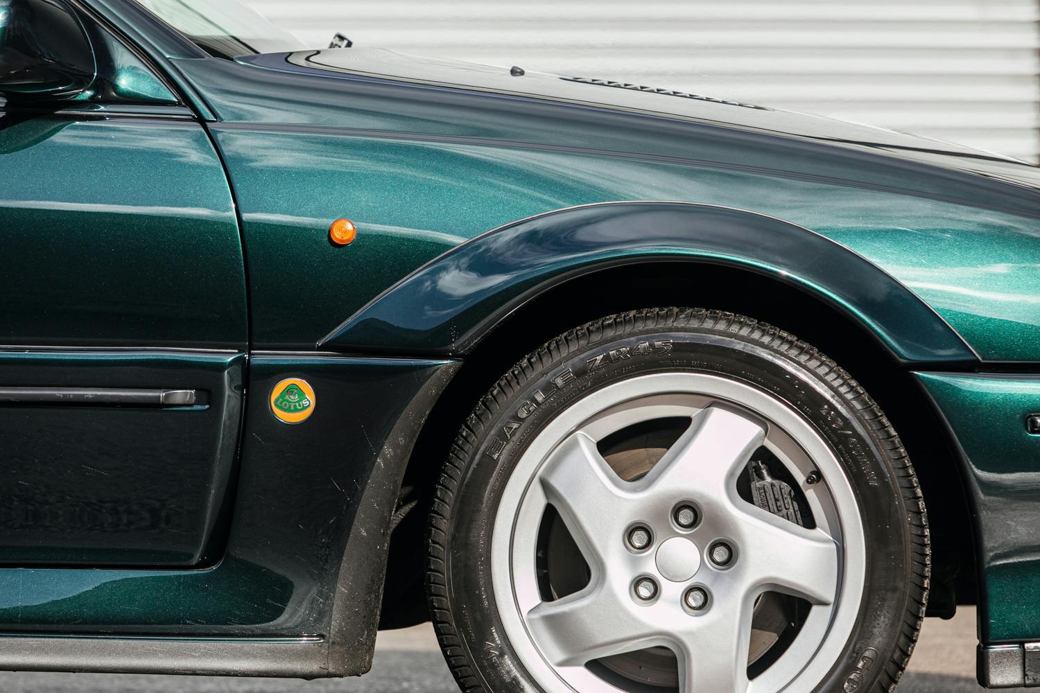 1992 Vauxhall Lotus Carlton Exterior Front Side Profile