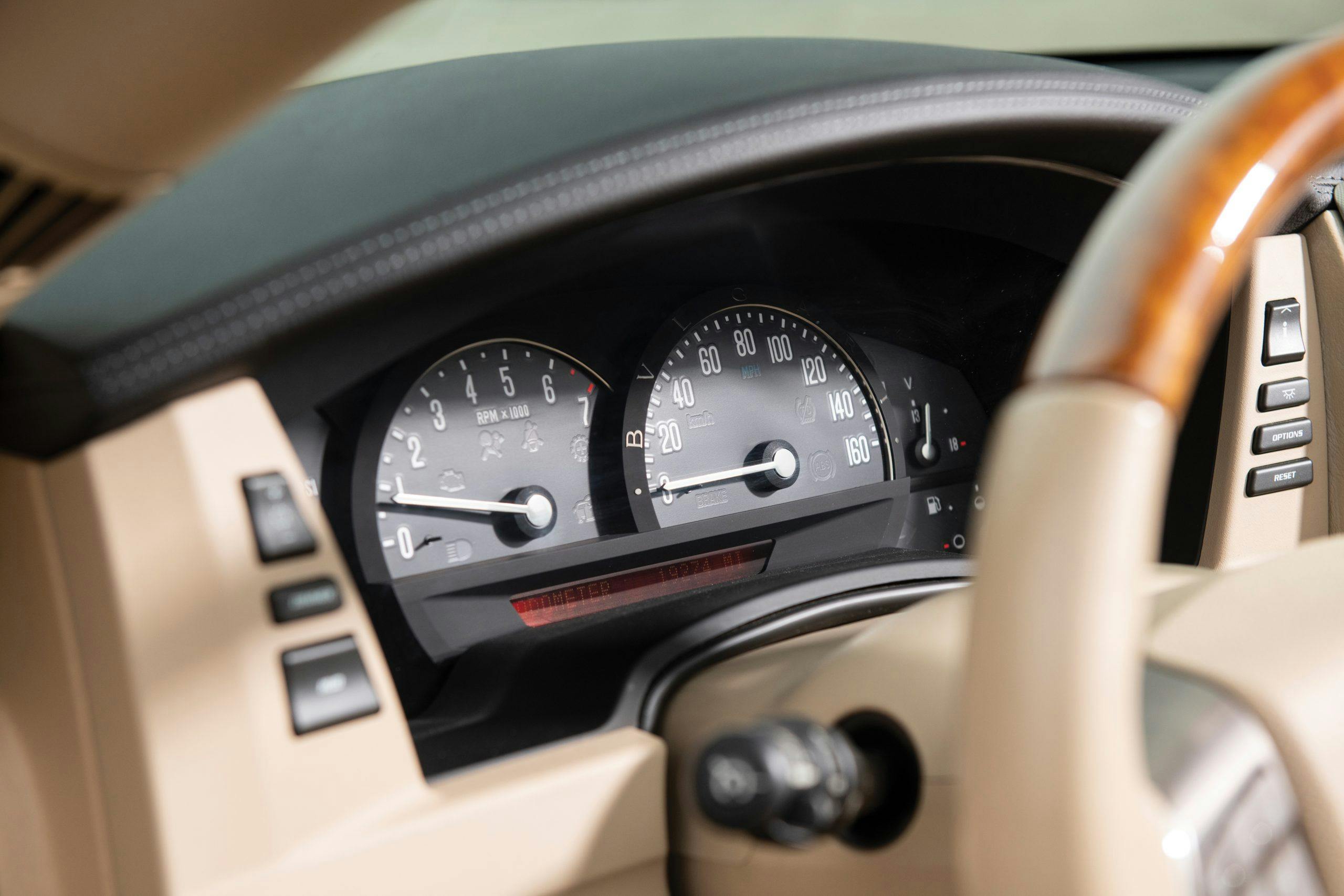 2008 Cadillac XLR gauges