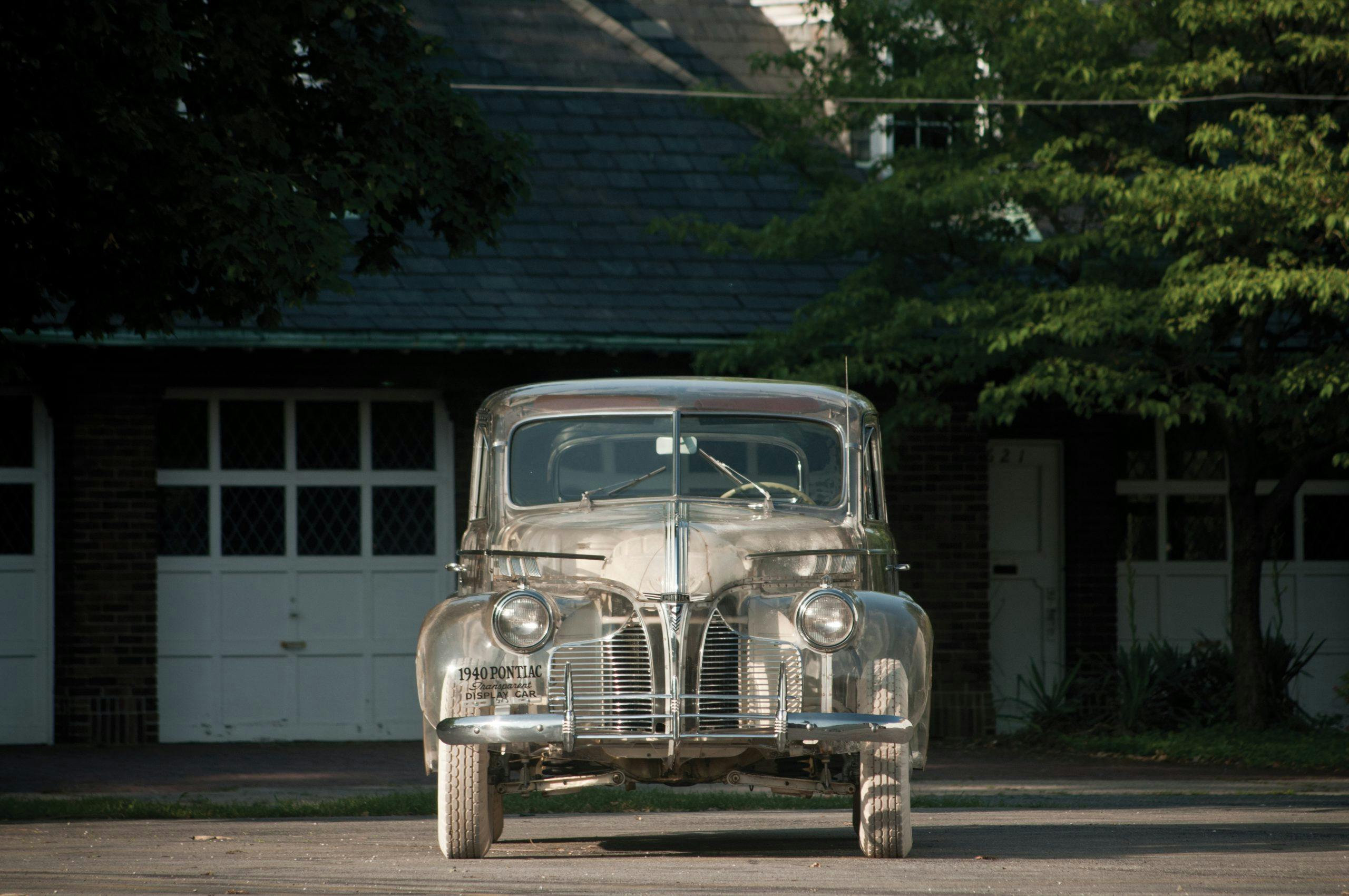 1939 Pontiac Plexiglas Deluxe Six "Ghost Car" front