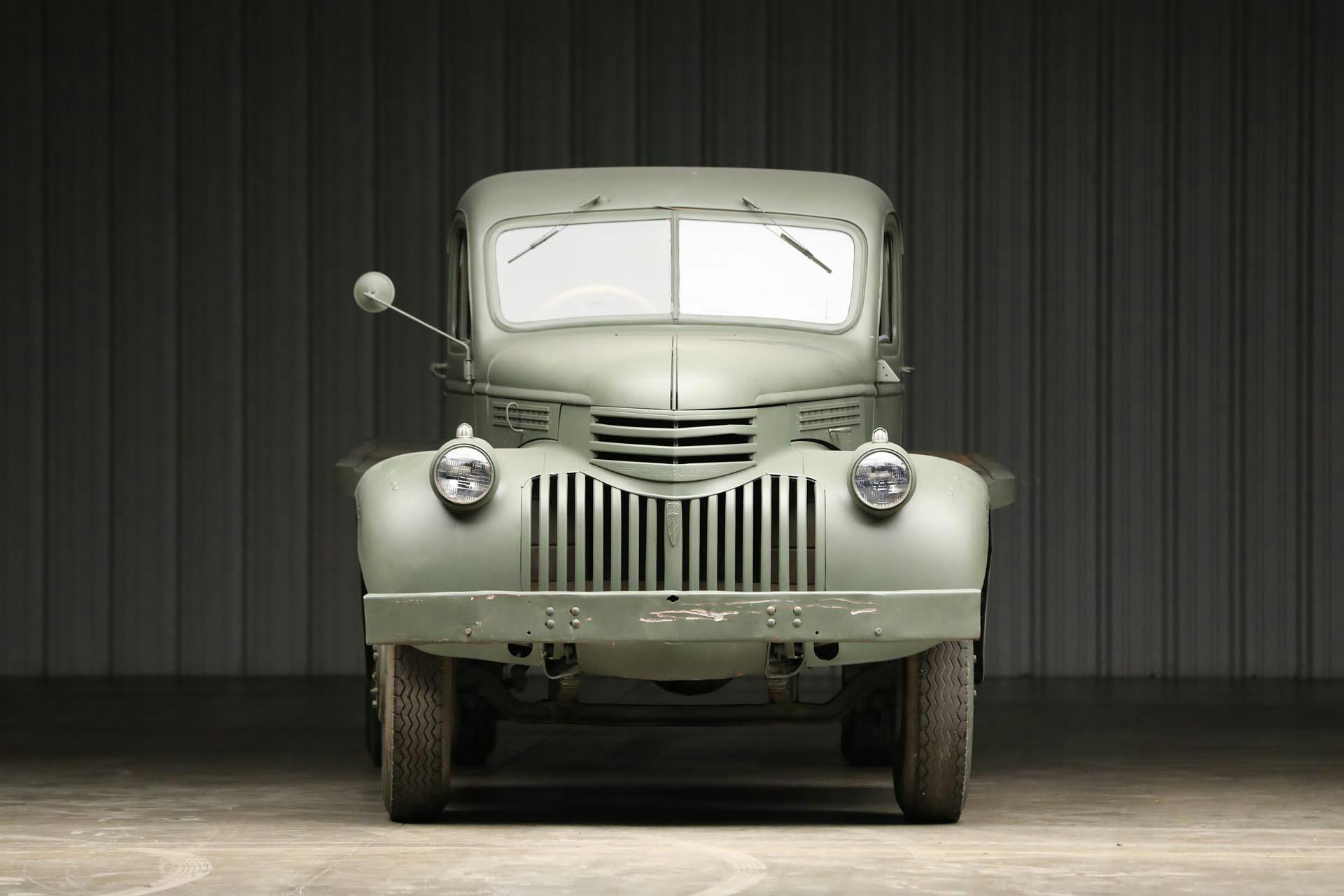 1941 Chevrolet 1543 GS Front