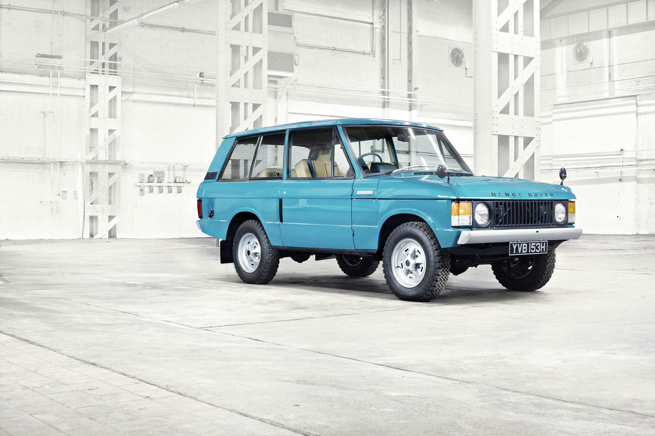 1970 Range Rover Front Three-Quarter