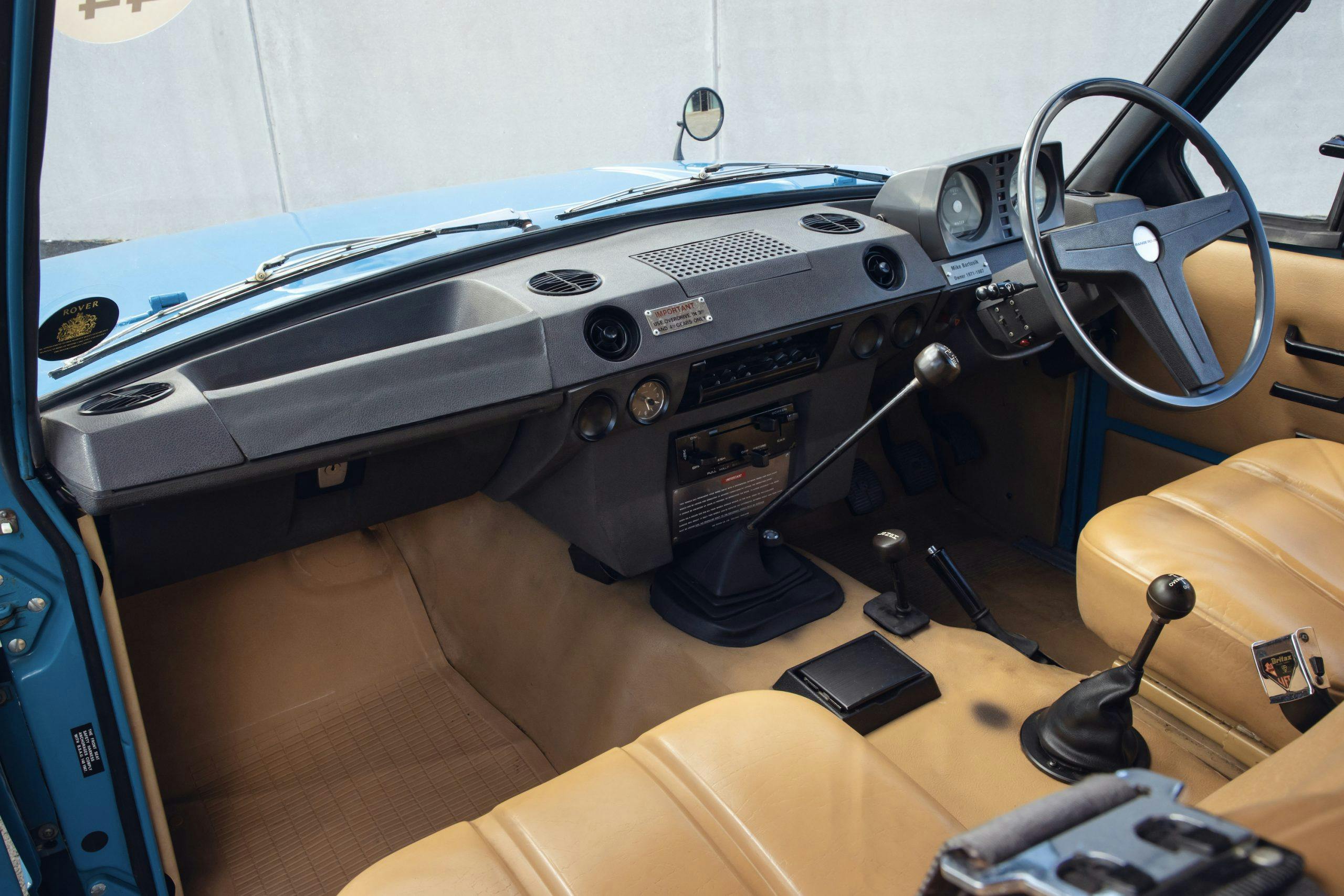 1970 Range Rover Interior Front