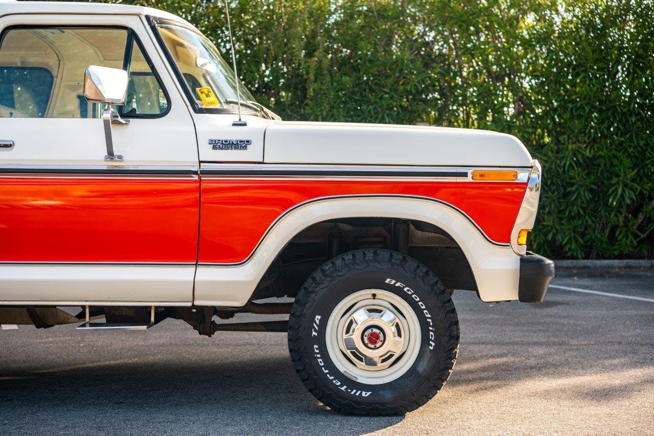 1979 Ford Bronco Custom Front Half Side View