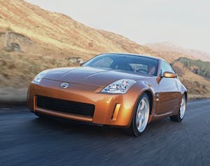 350Z Front Three-Quarter Action
