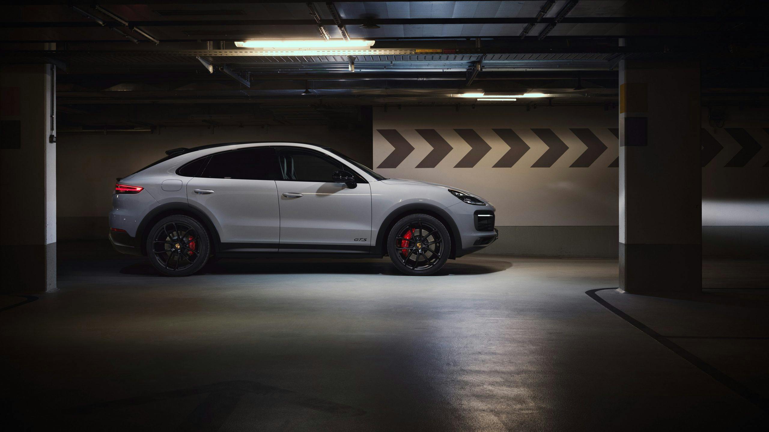 2020 Porsche Cayenne GTS Coupe Side View