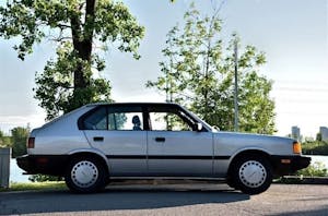 Brossard - 1986 Hyundai Pony - full passenger profile
