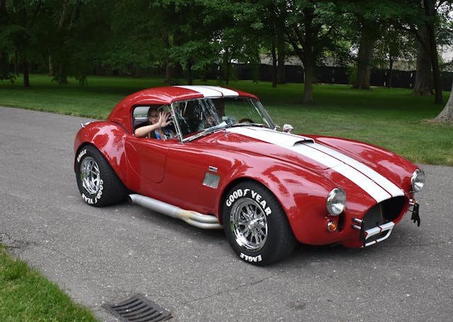 Shelby Cobra Replica front three-quarter