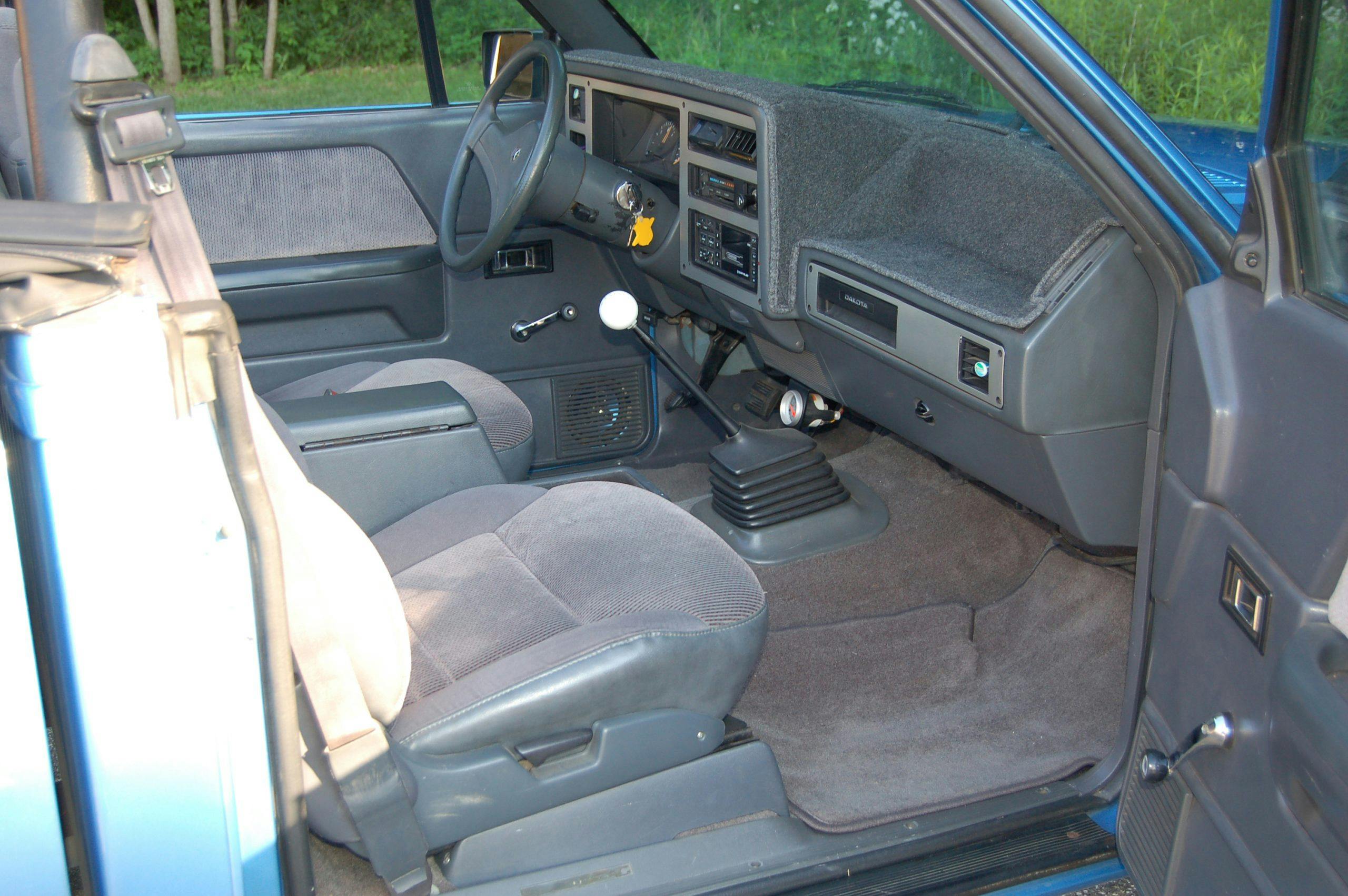 1990 Dodge Dakota Sport Convertible interior