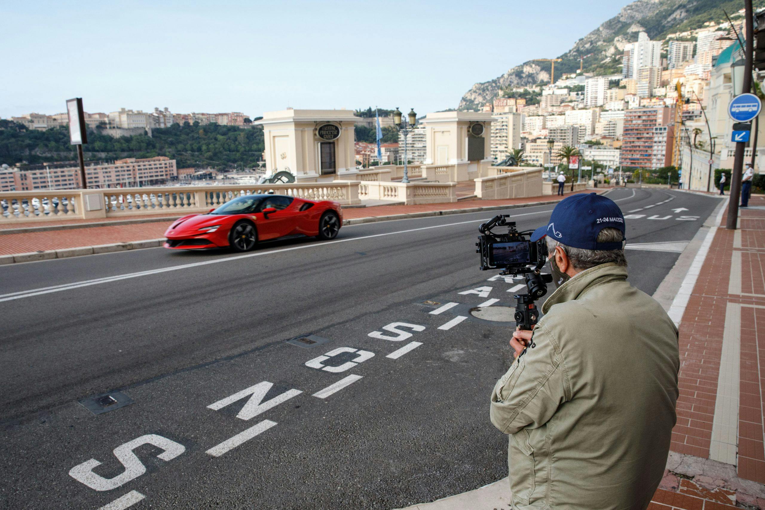 Ferrari_SF90_Stradale_Monaco_film