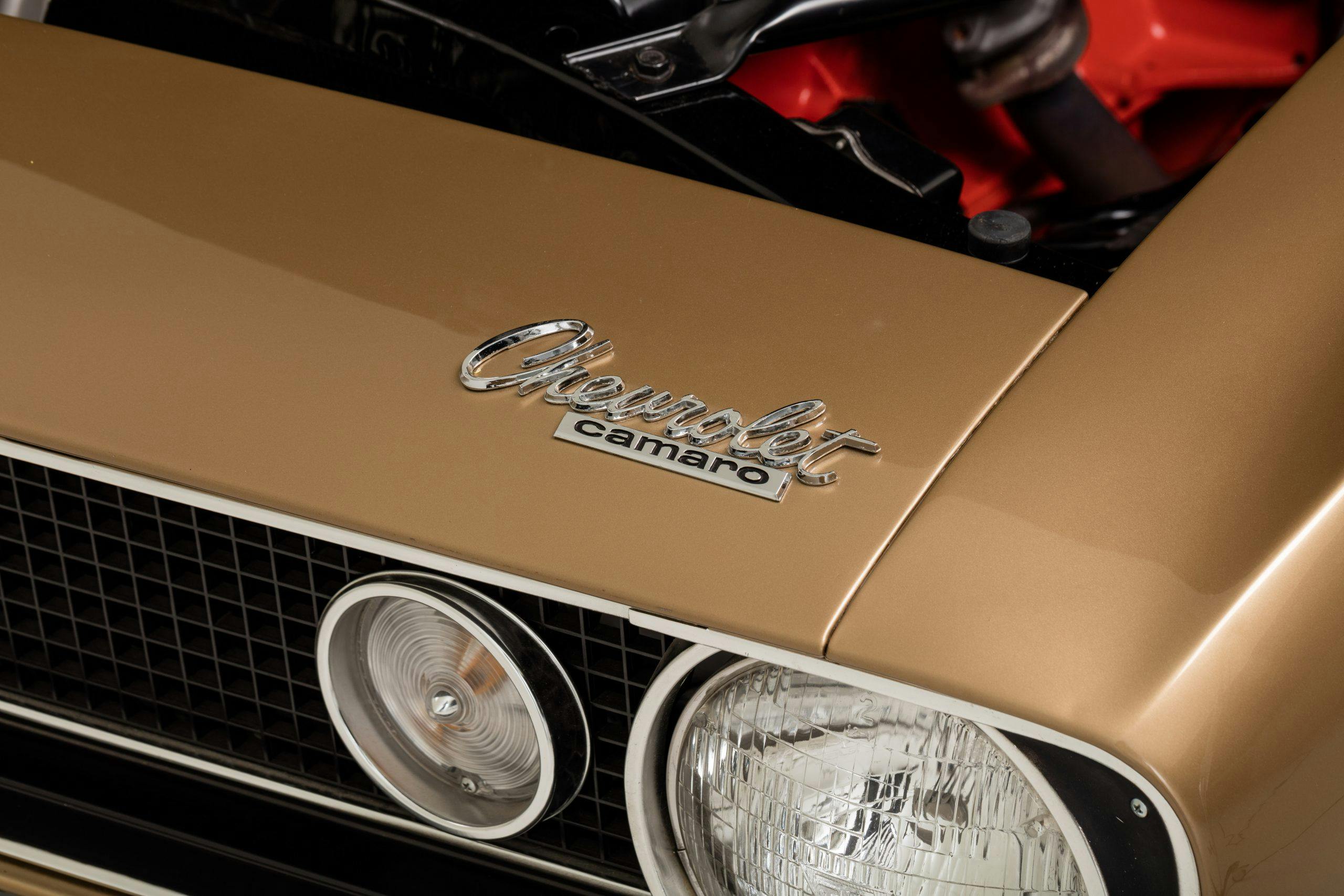 HVA - Chevrolet Camaro N100001 - Closeup front badge and headlights