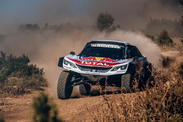 PEUGEOT_3008_DKR_Maxi_action