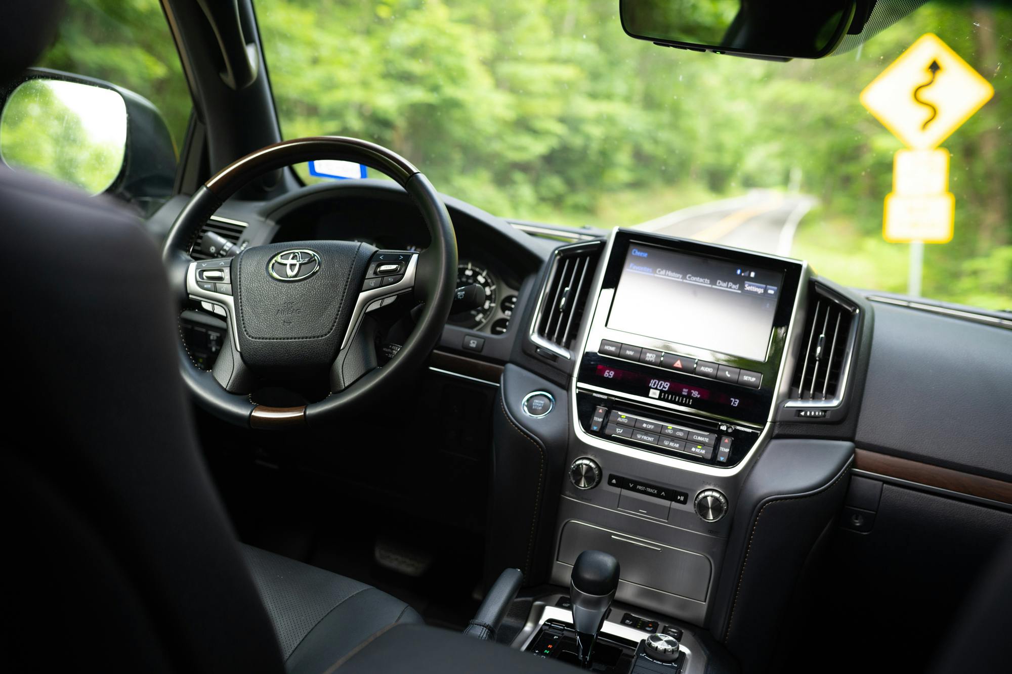 Toyota Land Cruiser Interior Front