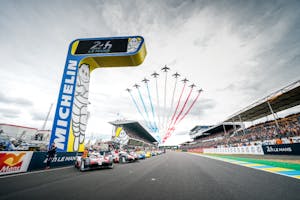 le mans plane flyover