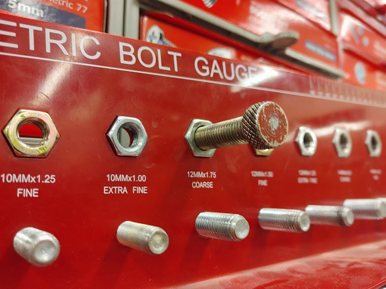 bolt gauge