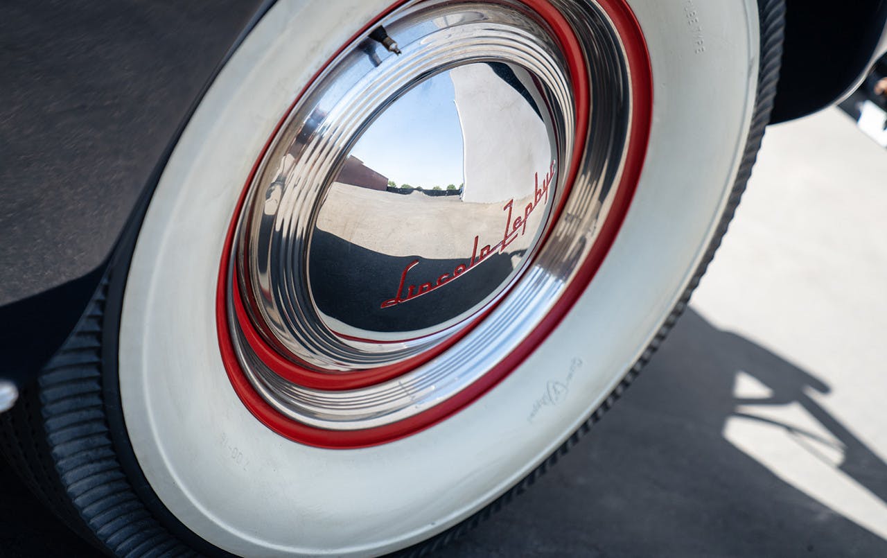 1940 Lincoln-Zephyr Continental Convertible chrome hubcap whitewall
