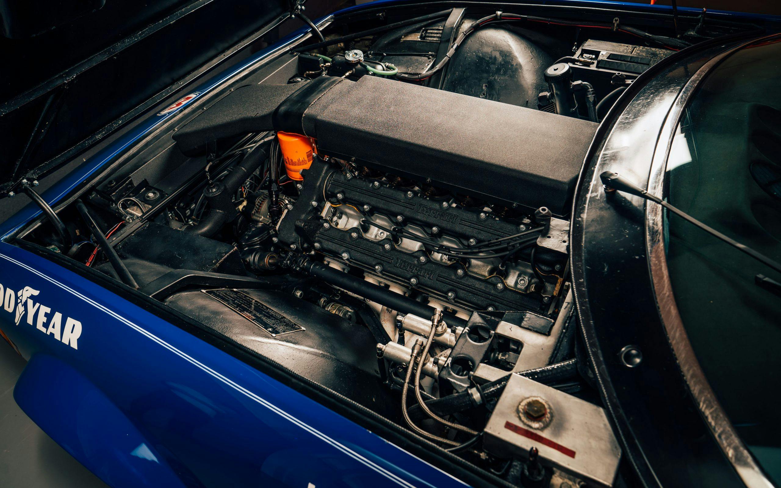 Ferrari 365 GTB:4 Daytona engine