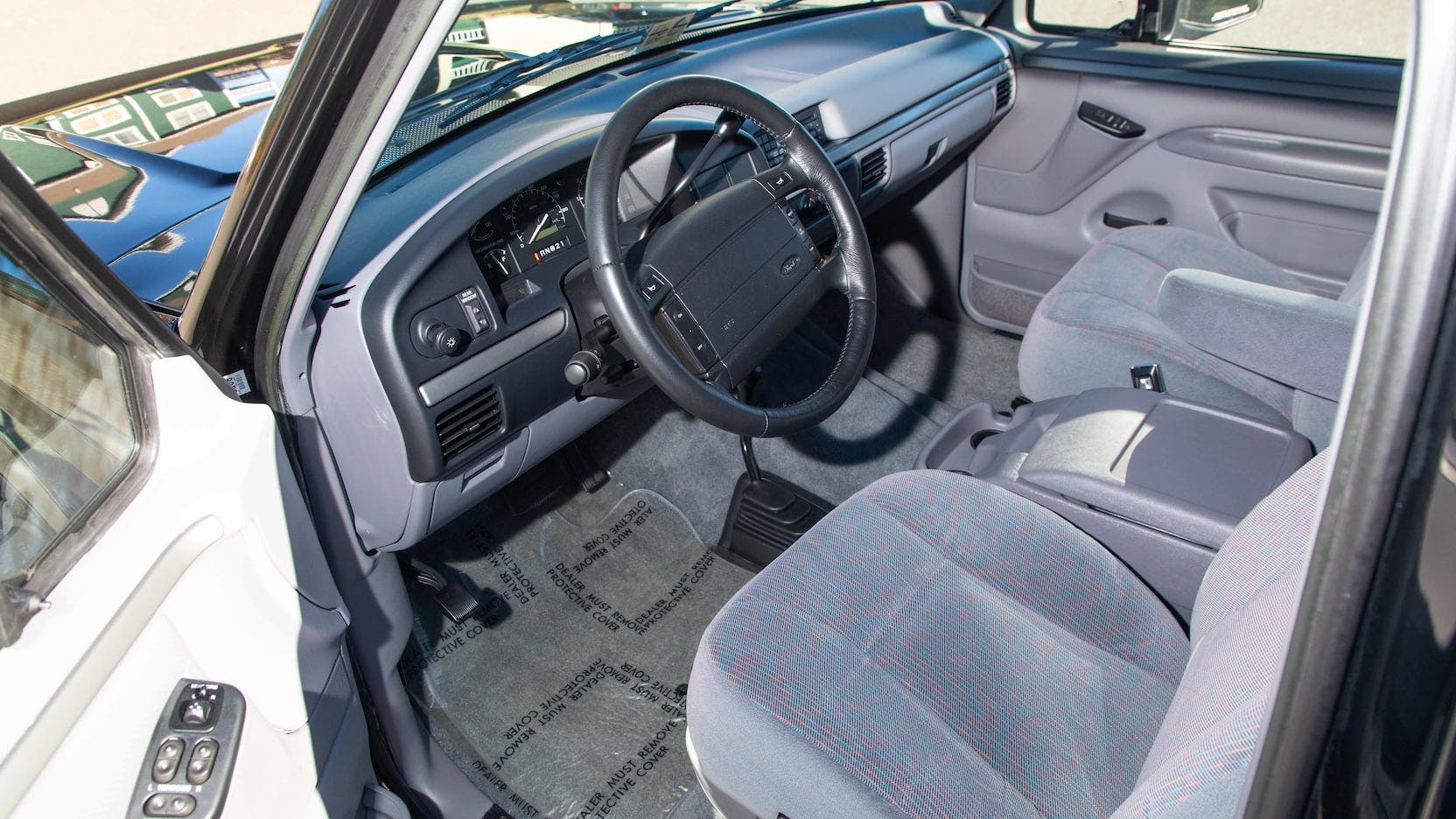 1995 Ford Bronco XLT Interior
