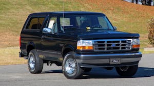 1995 Ford Bronco XLT Front Three-Quarter