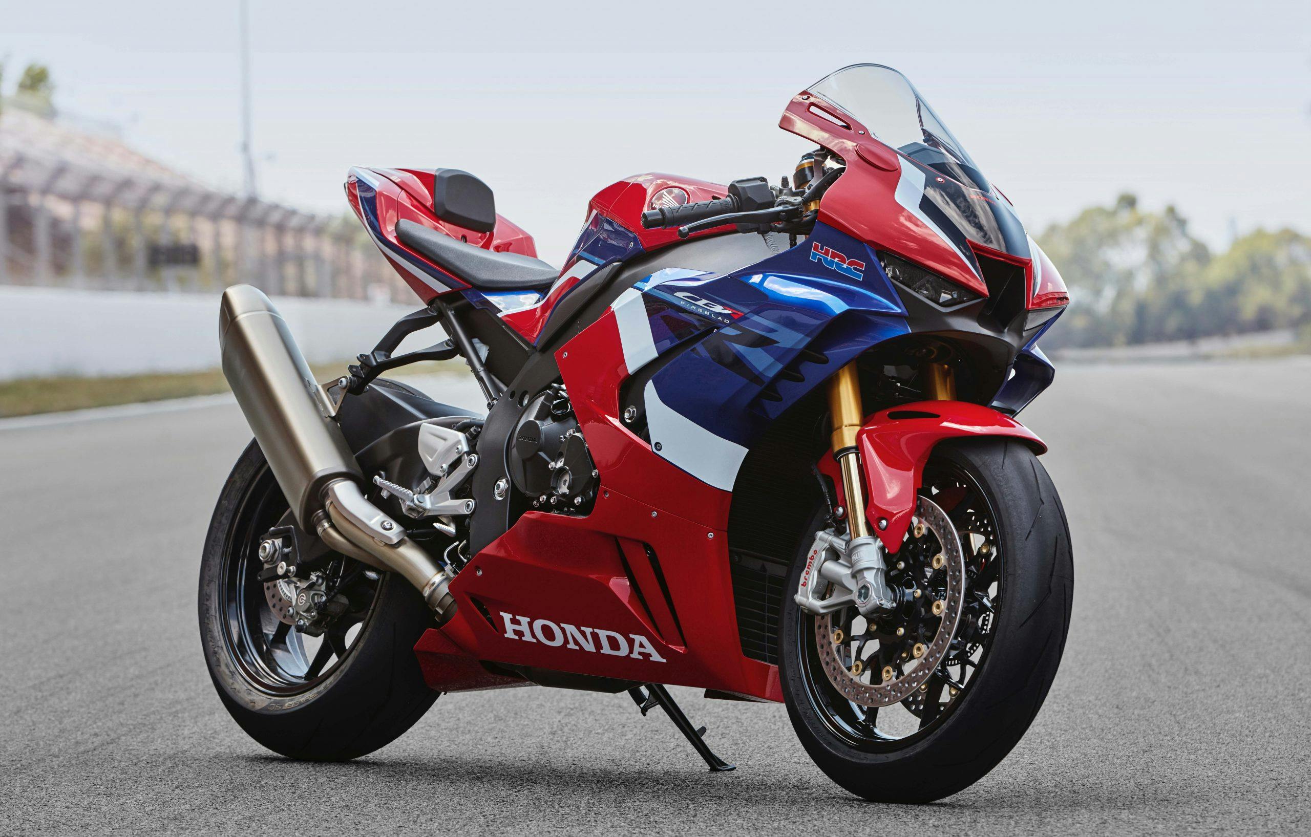 21 Honda CBR1000RR-R Fireblade SP Front Three-Quarter