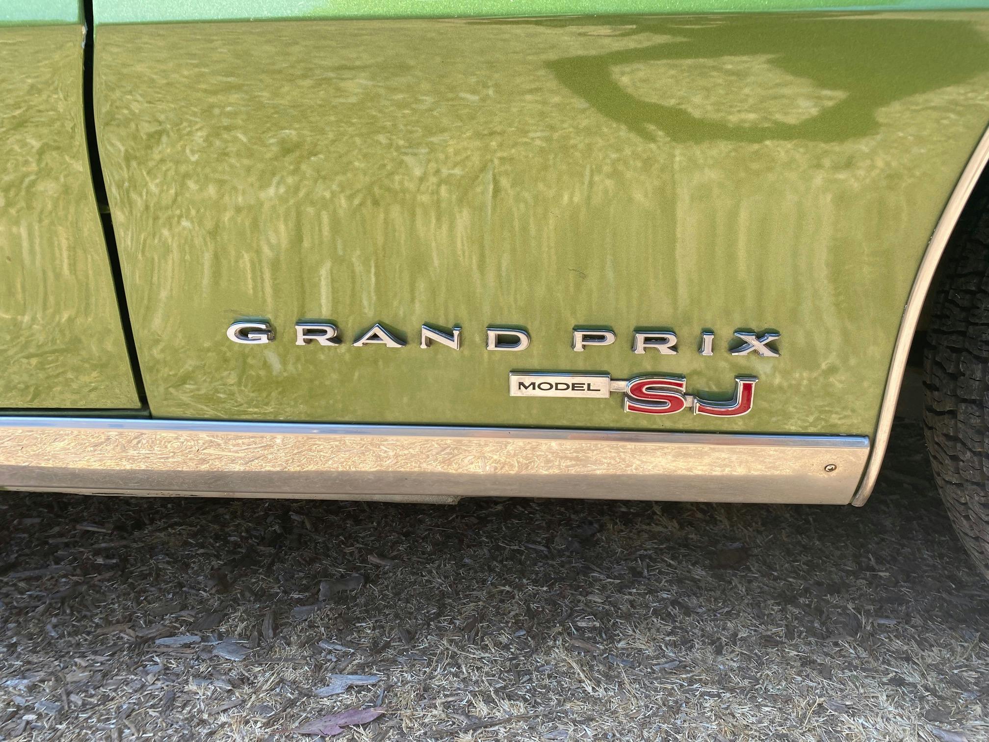 1969 Pontiac Grand Prix SJ logo detail