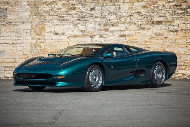 Jaguar XJ220 front three-quarter