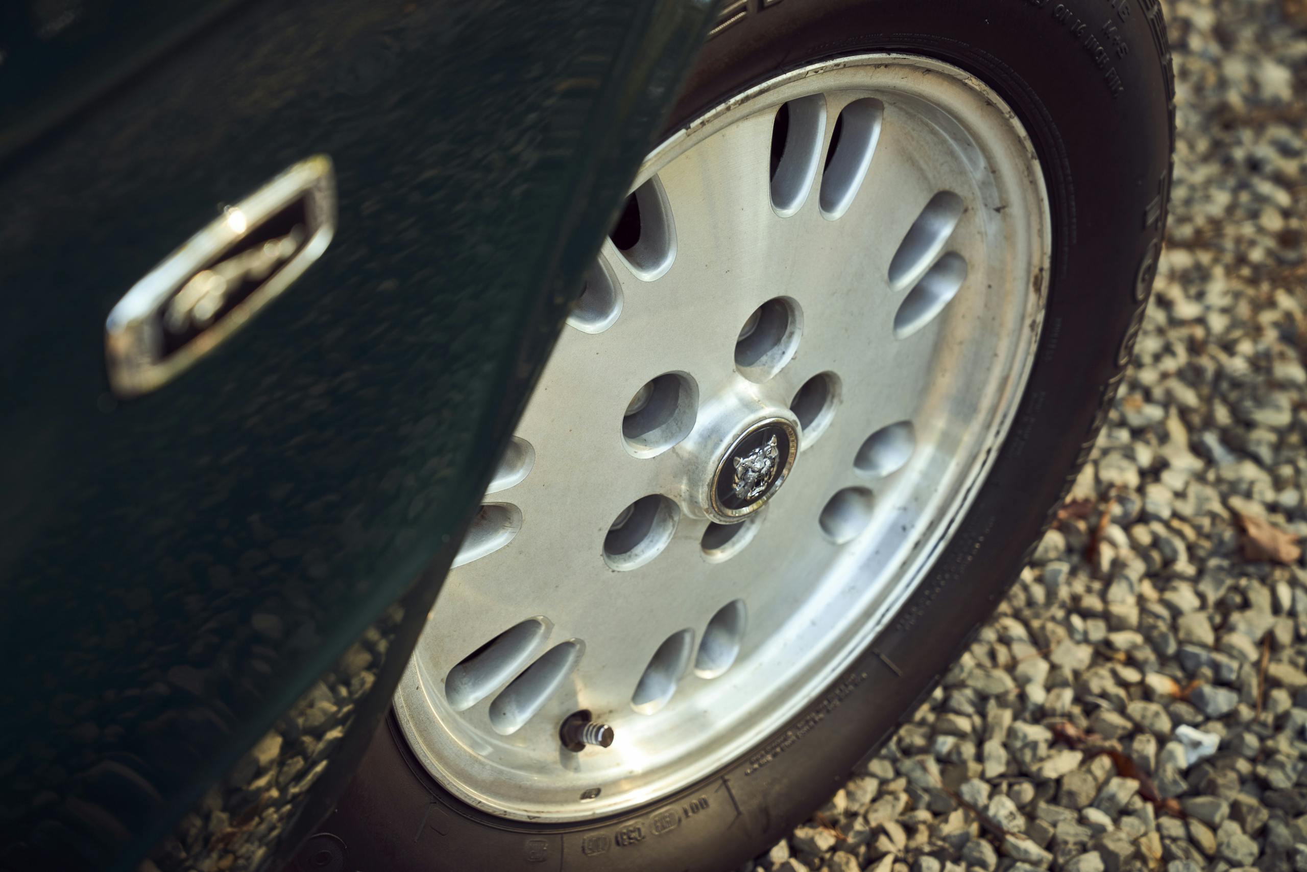 Jaguar XJ6 front wheel