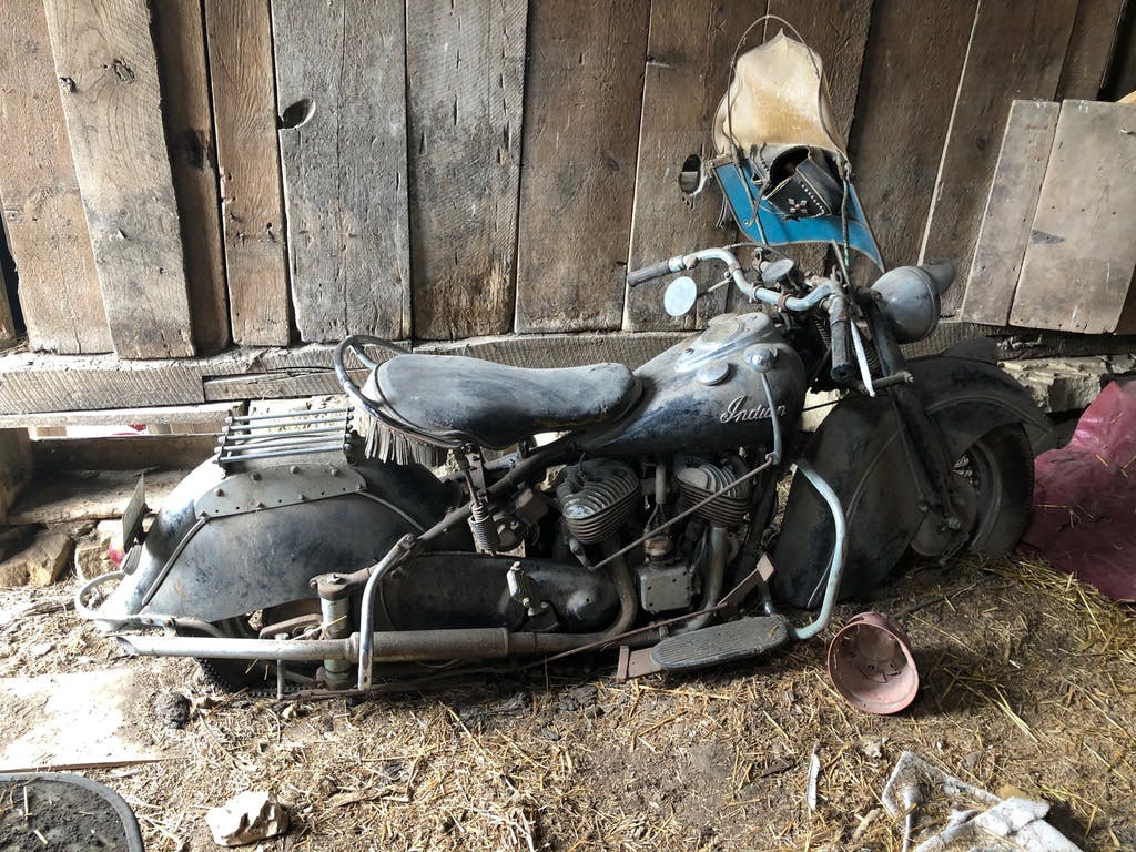 vintage barn find 1948 Indian Chief profile