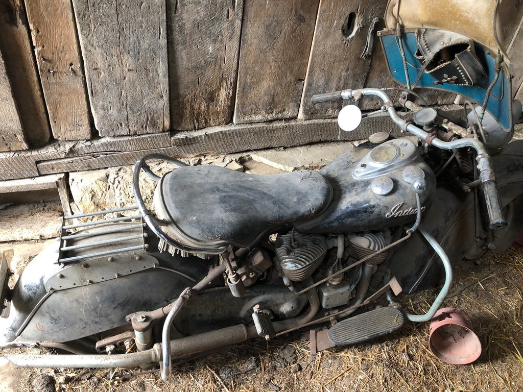 vintage barn find 1948 Indian Chief profile seat