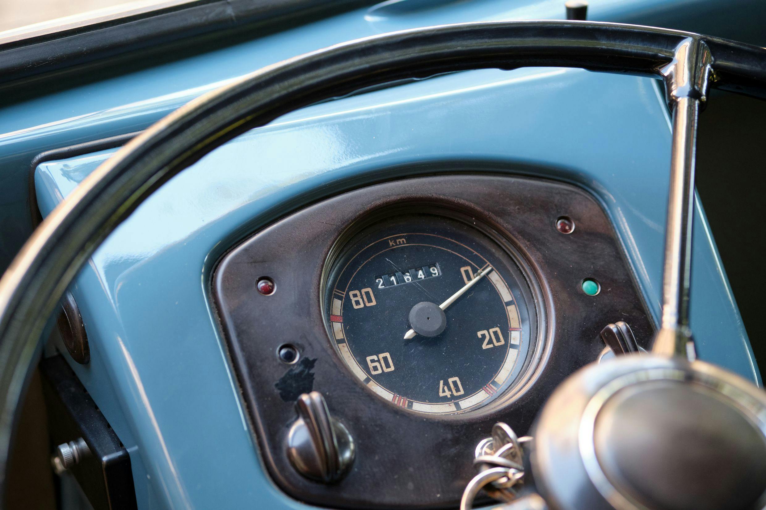 1950 VW T2 - Oldest - Speedometer