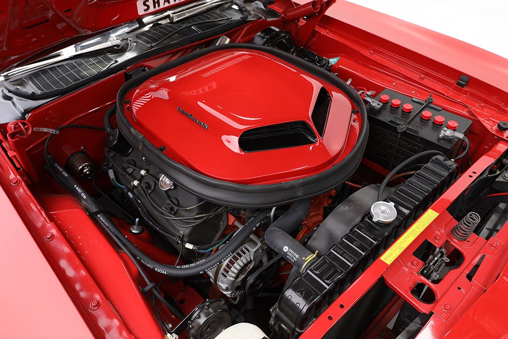 1970 Hemi Cuda engine bay 426