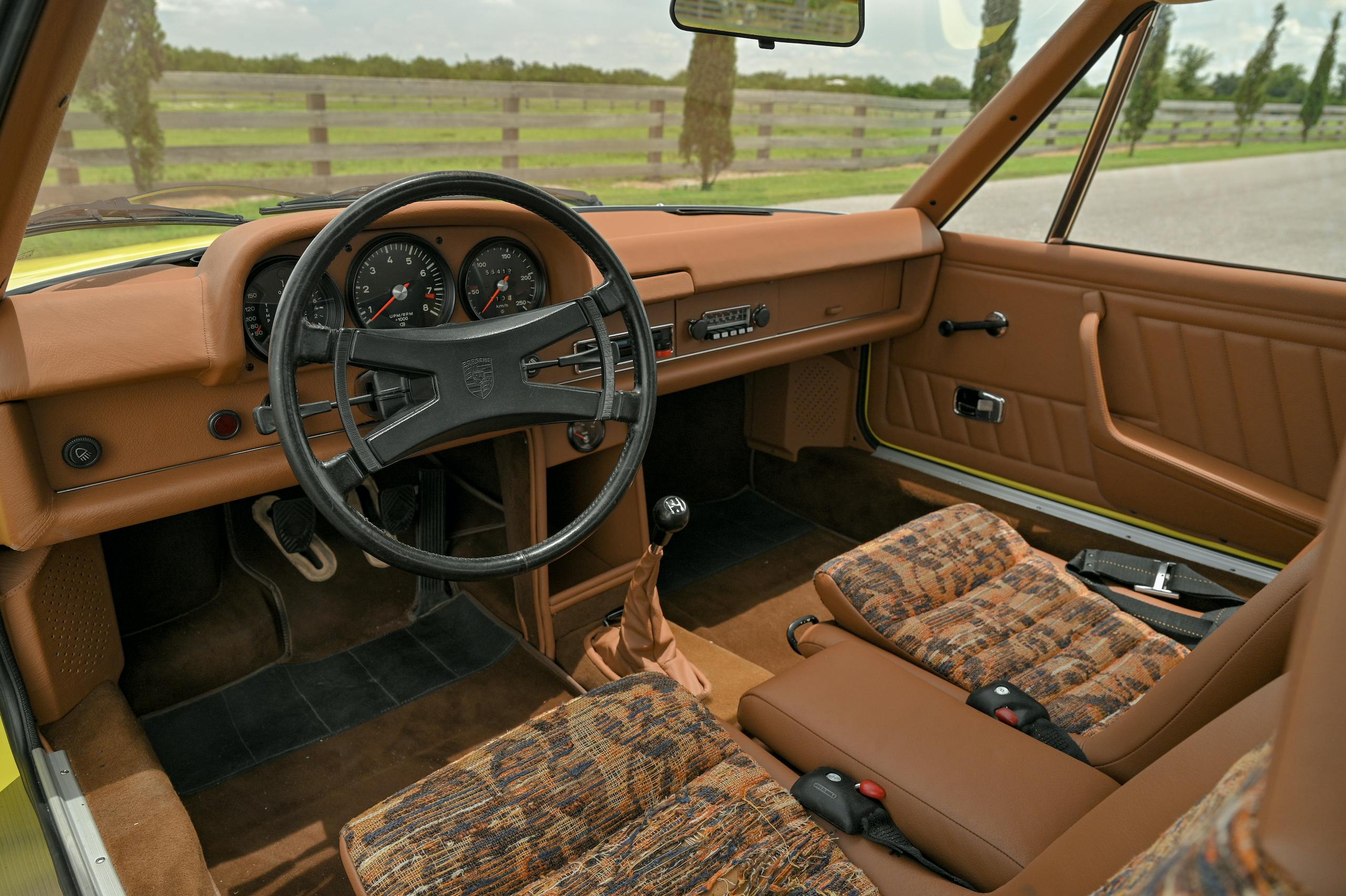 1972 Porsche 916 interior