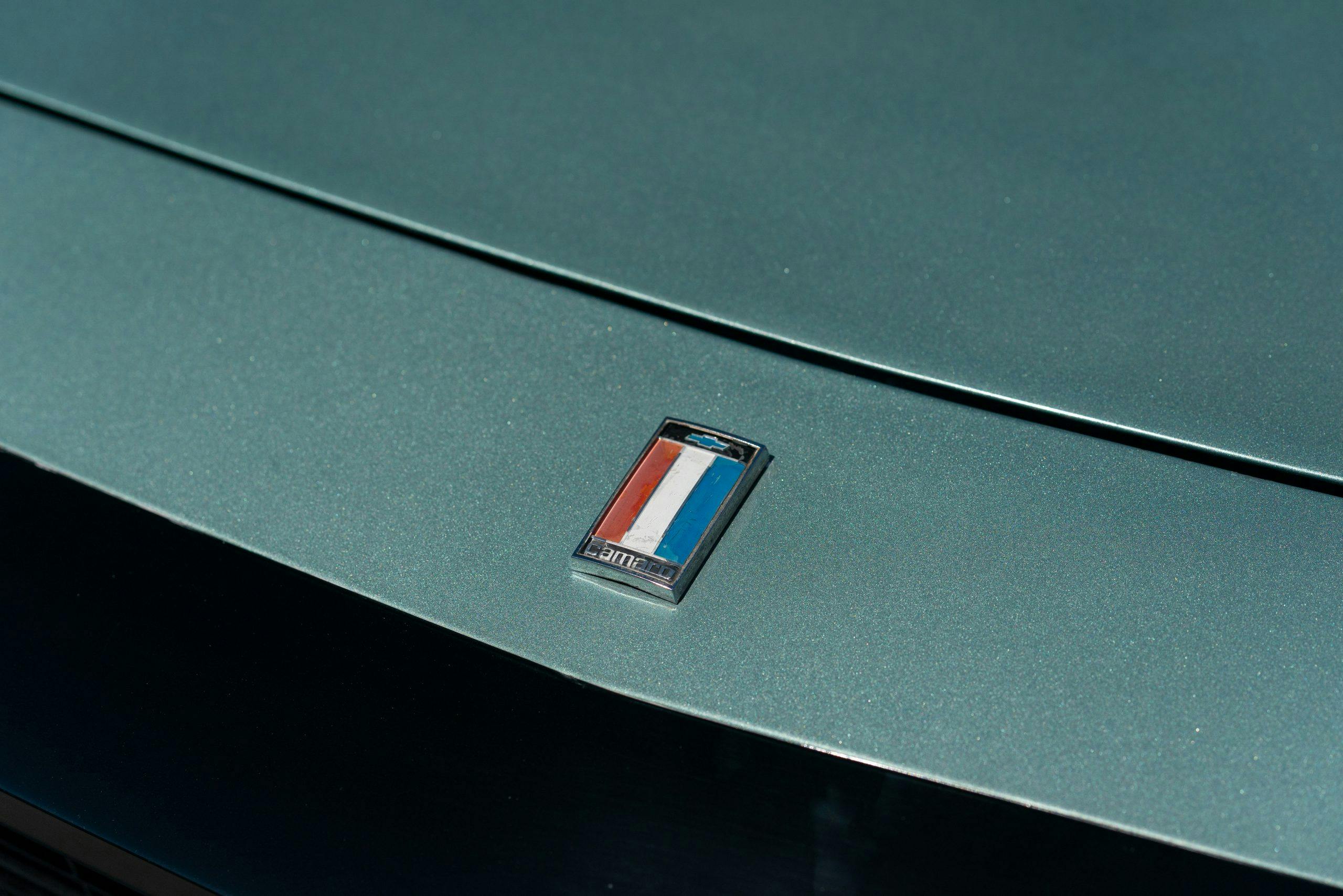Europo Hurst camaro front badge