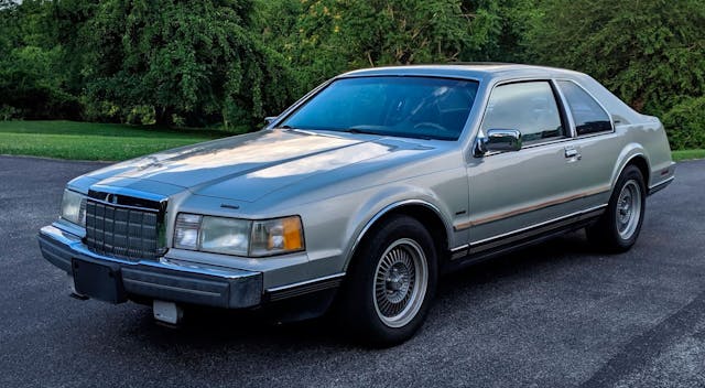 1988 Lincoln Mark VII front three-quarter