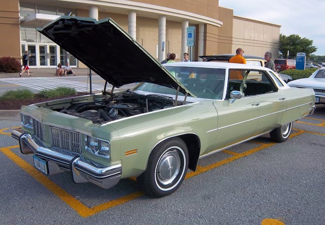 1975 Olds 98 Regency sedan 2