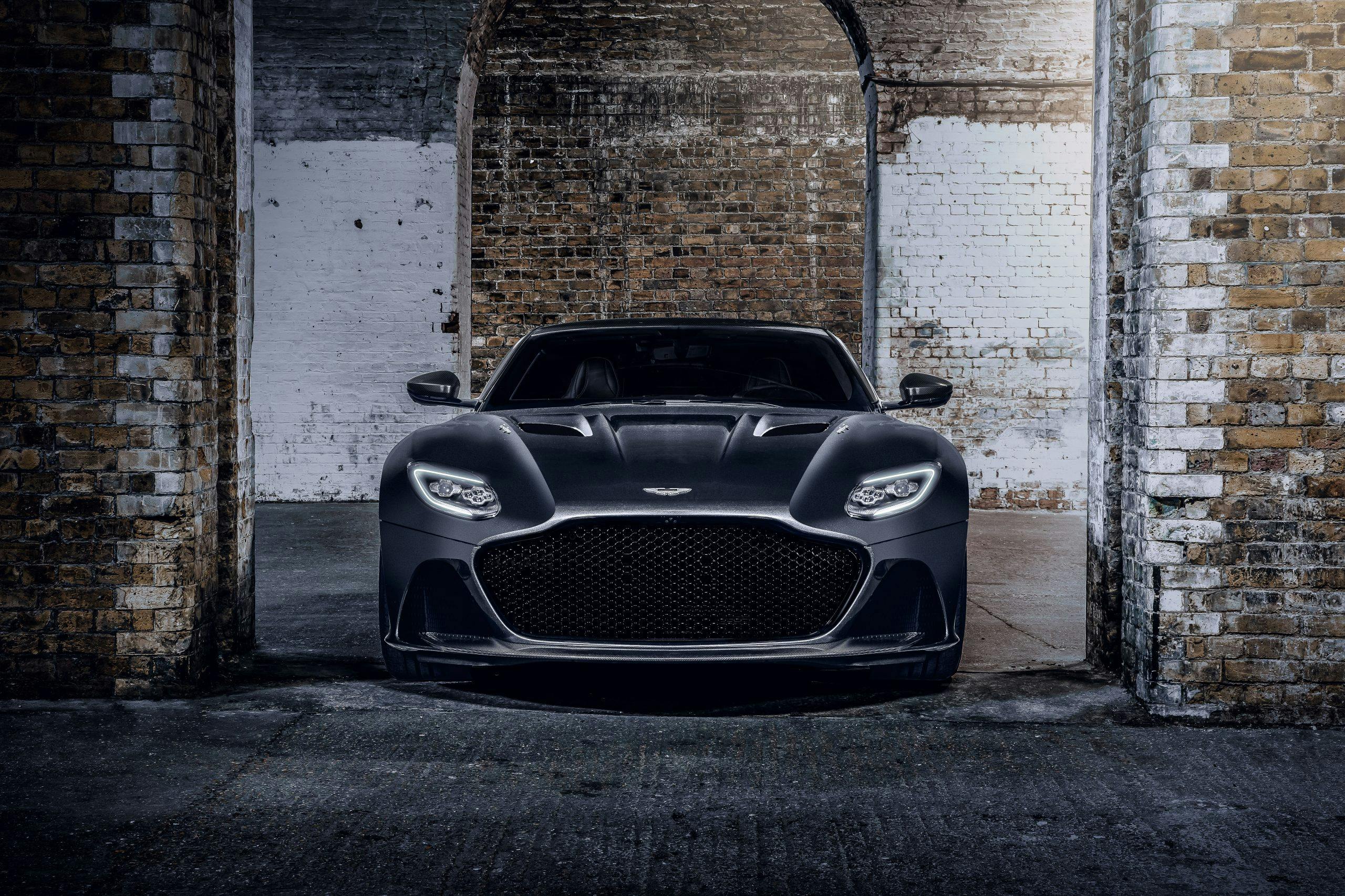 Aston Martin Vantage 007 Edition front