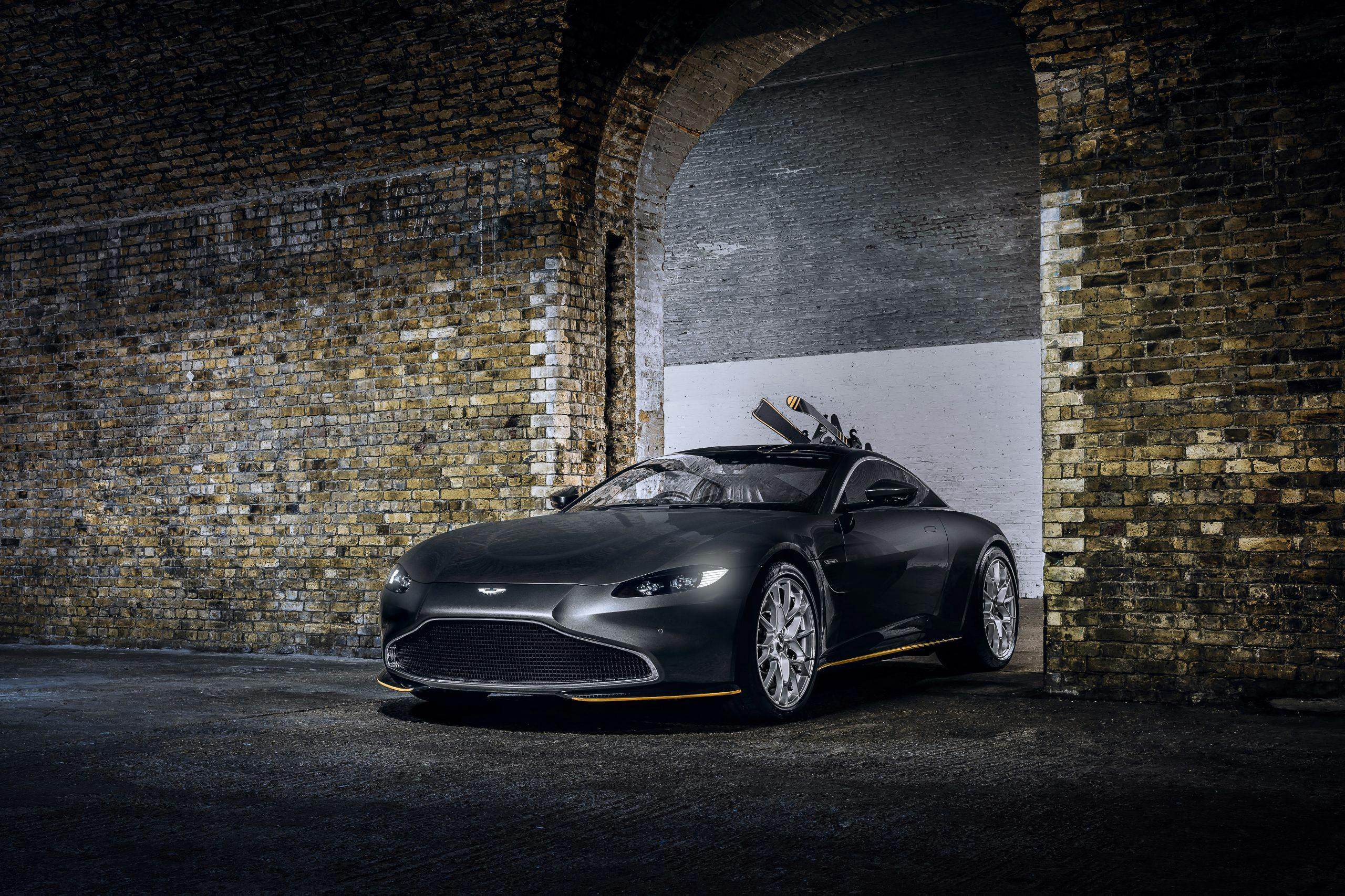 Aston Martin Vantage 007 Edition front three-quarter