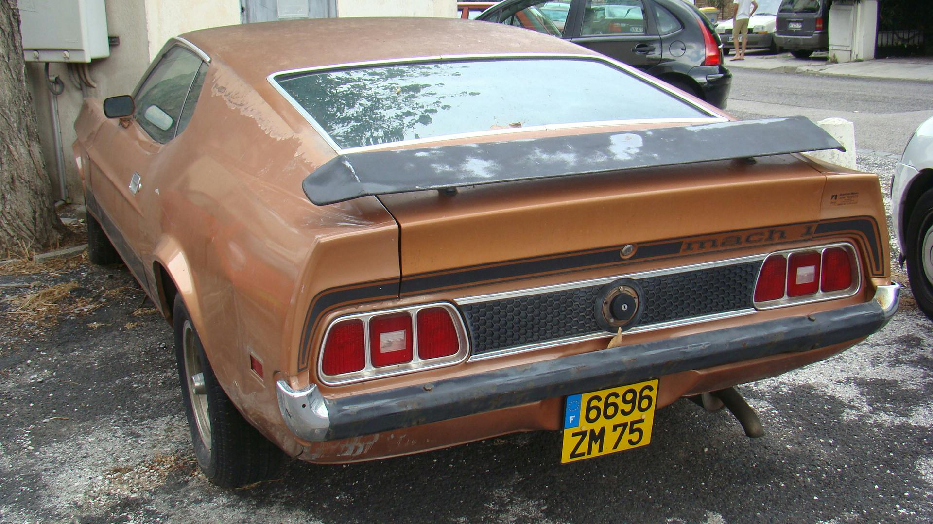 1973 Ford Mustang Mach 1 rear pre restoration France