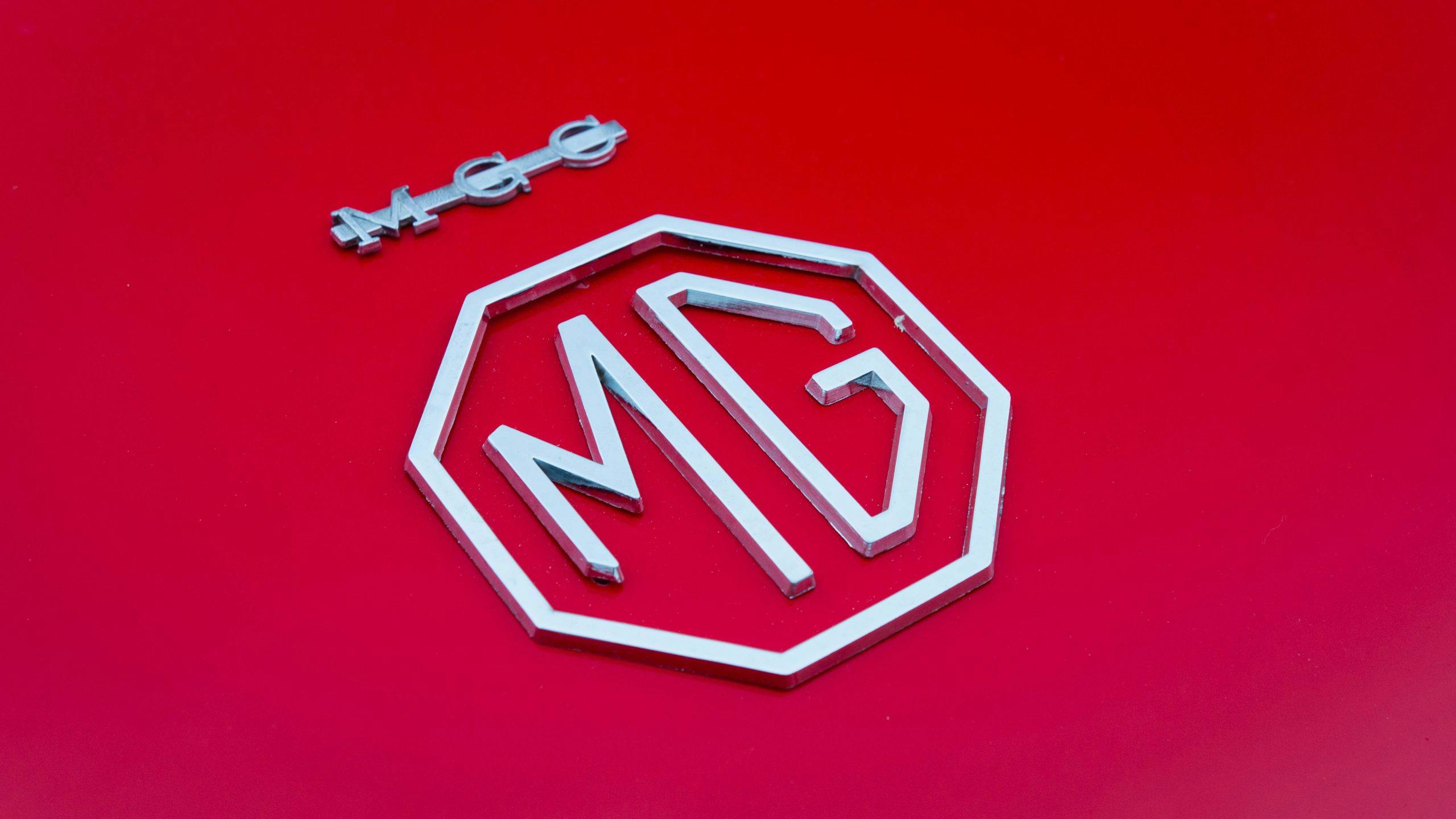 1969 MG MGC badge detail