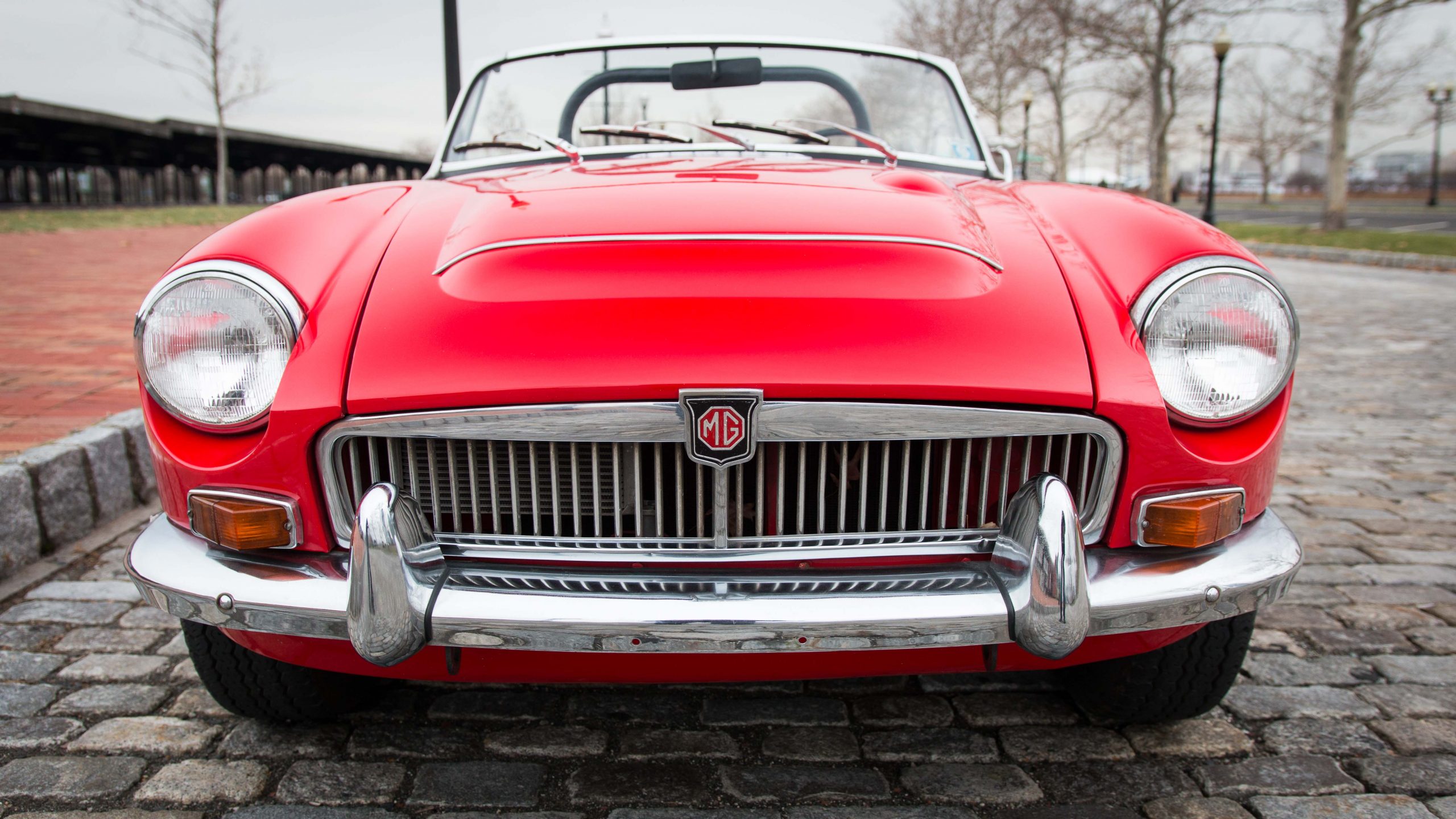 The 1968–69 MG MGC had size 3000 shoes to fill - Hagerty Media